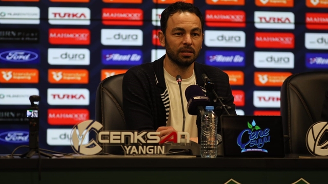 Selçuk İnan: "Penaltı pozisyonunu izlemedim"
Kocaelispor Teknik Direktörü Selçuk İnan:
"Galibiyeti hak eden taraftık"
"Maddi olarak durumumuzu bilmediğimiz için de bekleme modundayız"