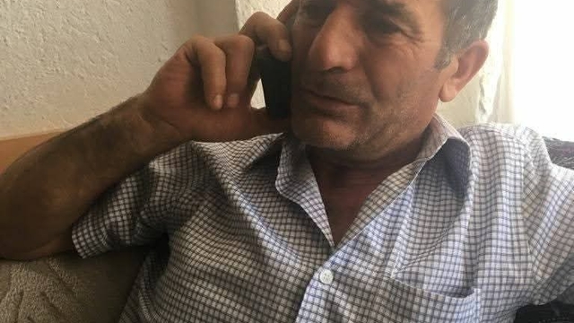 Traktörüne bağlı ilaç makinesini çıkarmak isterken sıkışarak öldü