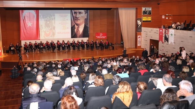 Köy Enstitüleri'nin 86. yılında Aydınlanma Onur Ödülü sahibini buldu
Başkan Erkan Aydın'dan anlamlı ödül takdimi