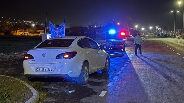 Polisten kaçan alkollü sürücü kaza yapınca yakayı ele verdi
1.22 promil alkollü çıkan sürücüye 520 bin TL ceza yazıldı