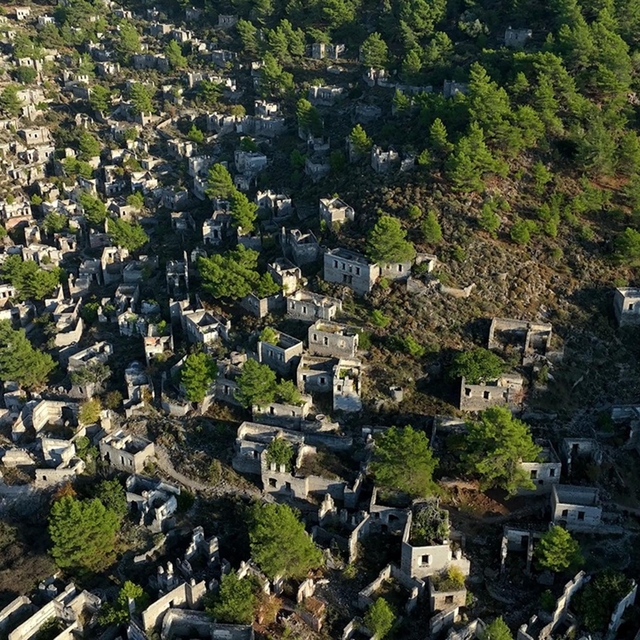Muğla'nın 'hayalet köyü' dronla görüntülendi