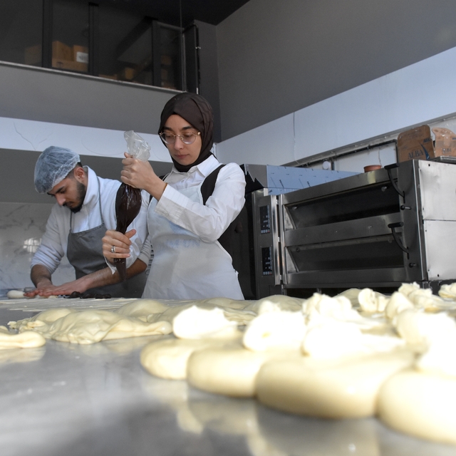 Kadın girişimci devlet desteğiyle açtığı imalathanede 35 kişiye istihdam sa...