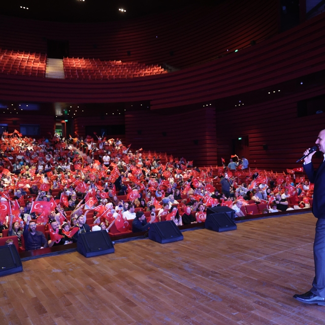 Başkan Altay tüm minik okurları ve aileleri 2. Konya Çocuk Kitap Günleri'ne...