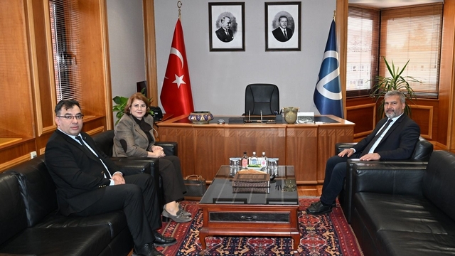 Azerbaycan Ankara Büyükelçiliği Eğitim Müşaviri Nesibova'dan Rektör Adıgüzel'e ziyaret