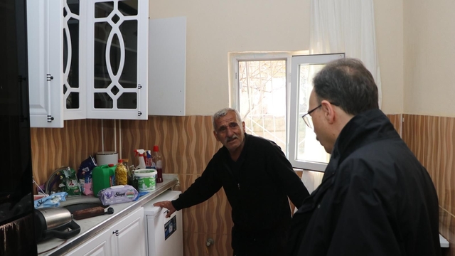 Siirt'te sel nedeni ile Kezer Köprüsü zarar gördü
Siirt'te selin yaraları sarılıyor: Ekipler sahada çalışmalarını sürdürüyor
Vali Kızılkaya, sel bölgelerinde incelemelerde bulundu