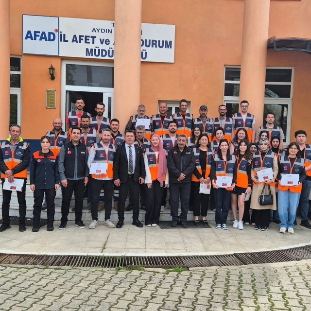 AFAD gönüllülerine sertifika ve kimlikleri teslim edildi