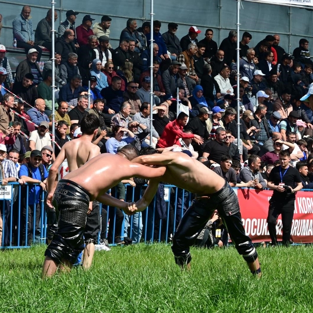 Kepez'in er meydanında deste boylarında büyük mücadele yaşandı