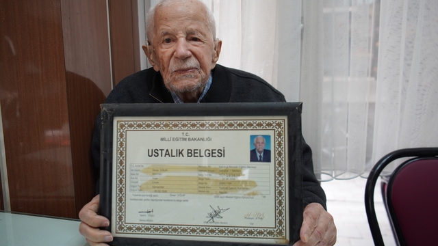 Sakarya'nın 100 yaşındaki dönercisi 84 yıldır mesleğini sürdürüyor