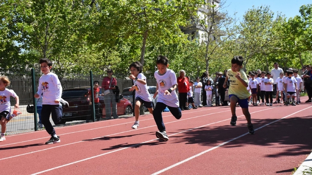 Çocuklar farkındalık için koştu