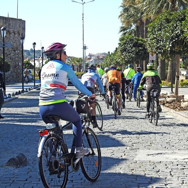Çeşme'de Aydın Apaydın anısına pedallar döndü