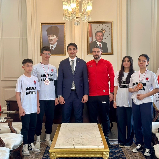 Şampiyonlar Pazaryeri'nin gururu oldu