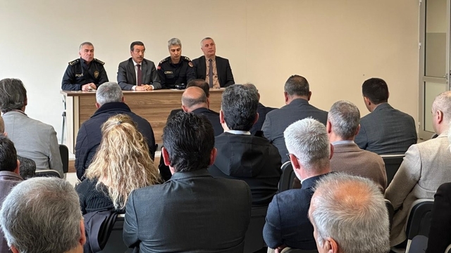 Burhaniye'de okul güvenliği toplantısı yapıldı