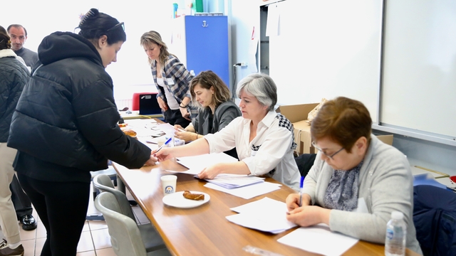 Kocaeli'de çifte vatandaşlar Bulgaristan'daki genel seçim için oy kullandı