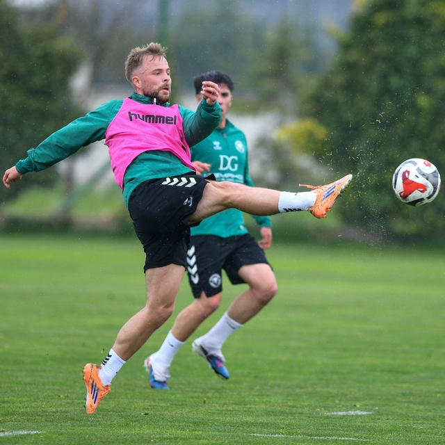 Konyaspor, Fenerbahçe maçı hazırlıklarına başladı