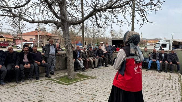 Aksaray'da yaşlılara "Yaşlı Sağlığı ve Aile İçi İletişim" eğitimi veriliyor