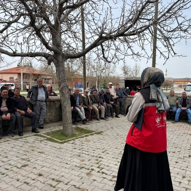 Aksaray'da yaşlılara "Yaşlı Sağlığı ve Aile İçi İletişim" eğitimi veriliyor