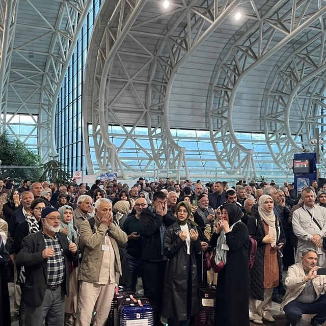 Erzincan'dan 192 hacı adayı dualarla kutsal yolculuğa uğurlandı