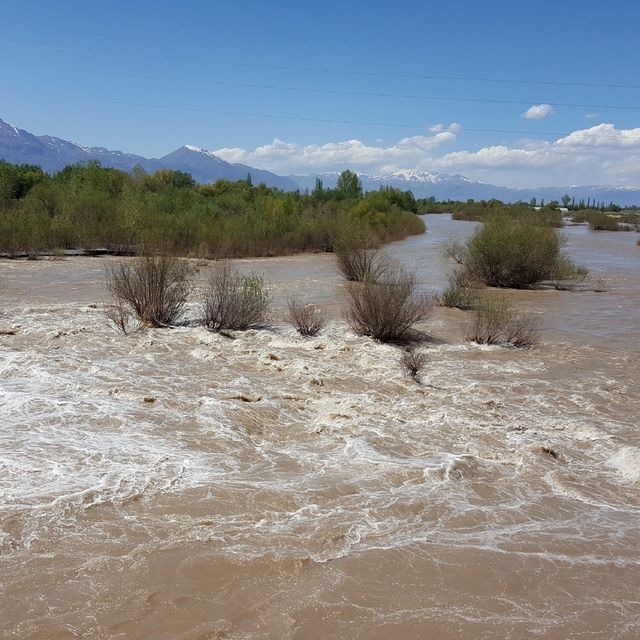 Doğu'da kar suları nehirleri coşturdu, barajlar doldu