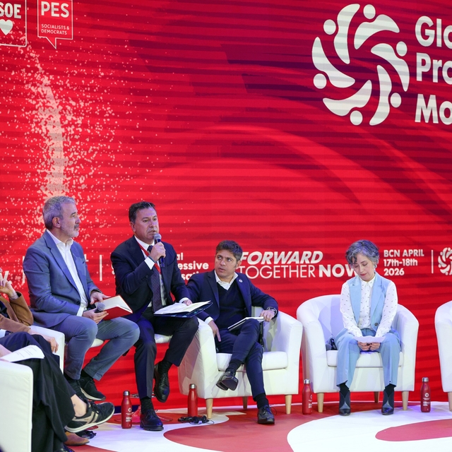 Başkan Aras Barselona'da yerel yönetimlerin önemini anlattı