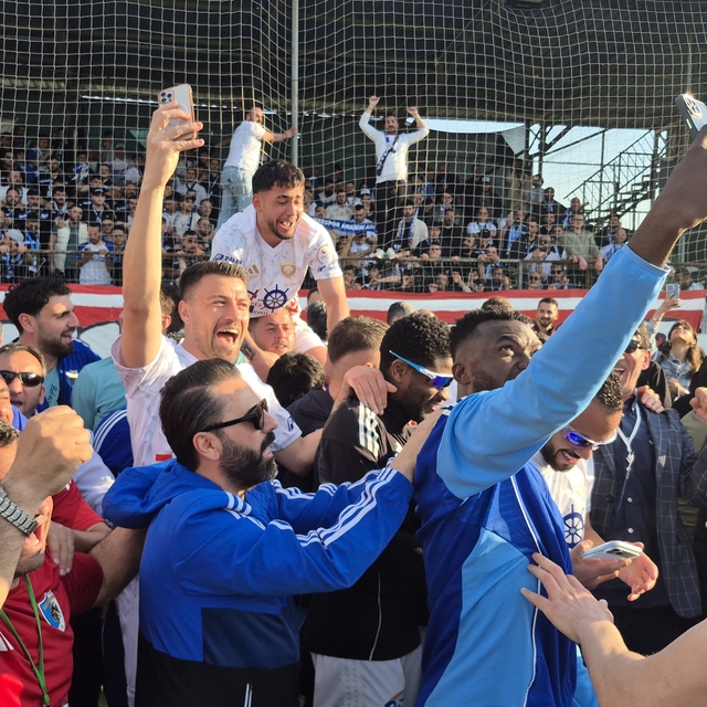 Erzurumspor FK maçtan sonra şampiyonluğunu kutladı