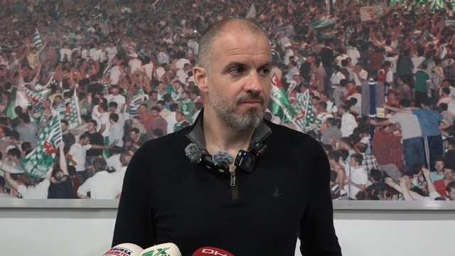 Mustafa Er: "Bursaspor taraftarı muazzam. Onlar her şeyin çok daha iyisini hak ediyor"
Bursaspor Teknik Direktörü Mustafa Er:
"Bursaspor hak ettiği yerlere en kısa zamanda gelecektir"
"Annem ilk defa maçıma geldi, babamın da burada olmasını isterdim"