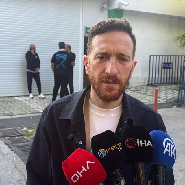 Erzurumspor'da Başkan Ahmet Dal şampiyonluğu kaybettiği annesine armağan et...