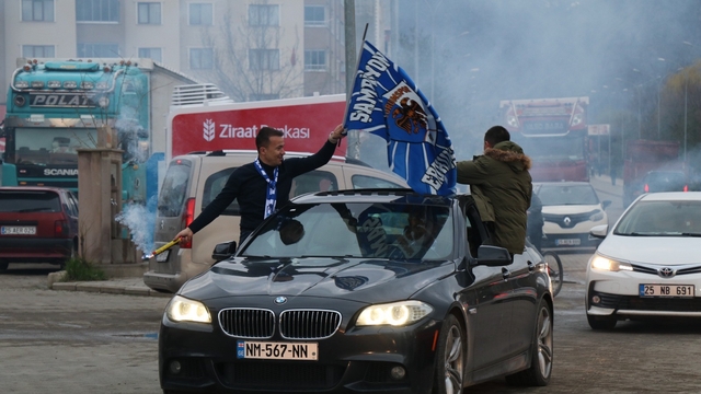 Oltu'da Erzurumspor'un şampiyonluk coşkusu
