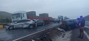 Yolcu otobüsü 10 araca çarparak durabildi: 7 yaralı