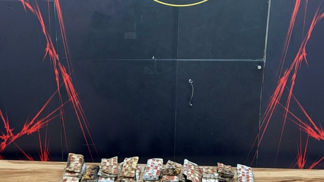 İzmir'deki ev yangınında uyuşturucu madde ele geçirildi; 10 gözaltı