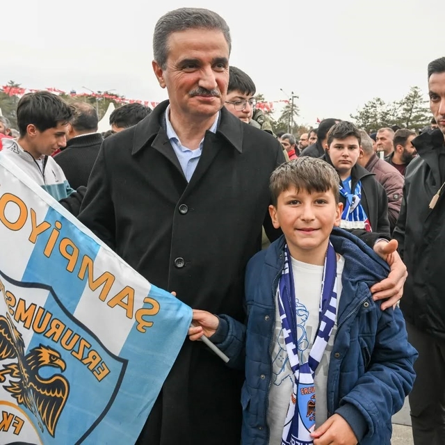 Vali Aydın Baruş kutlama coşkusuna katıldı