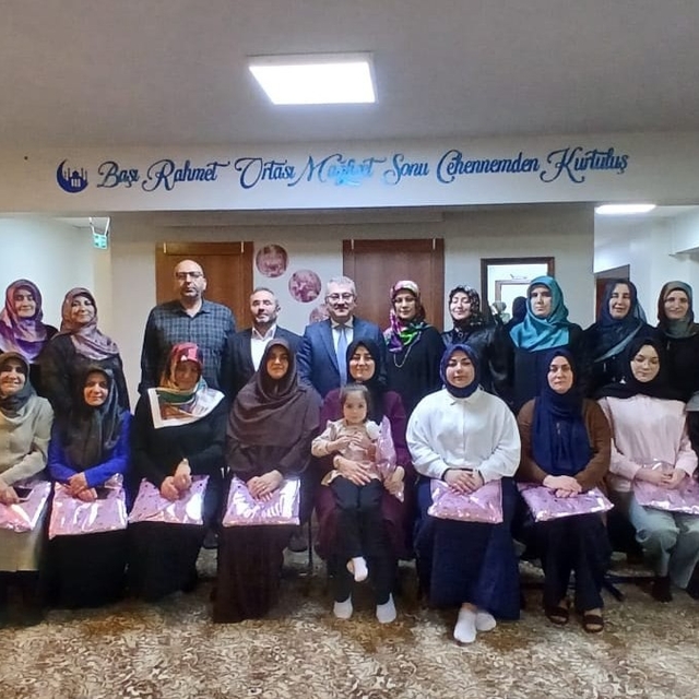 Engelleri aşarak Kuran-ı Kerim'i öğrendiler