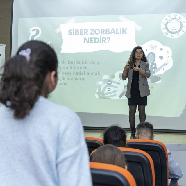 Mersin'de çocuklara siber güvenlik eğitimi verildi