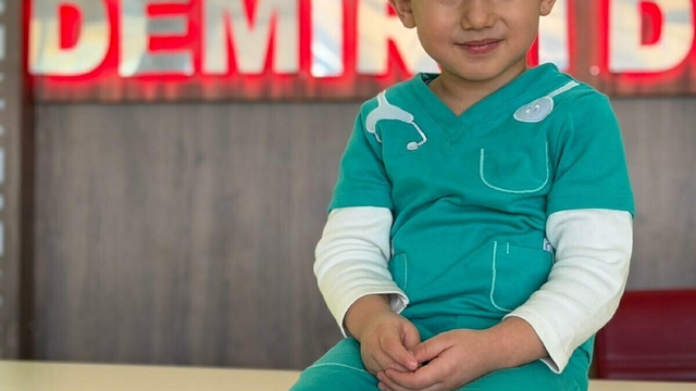 DMD'li Rahmi Kerem'in tek dozluk ilaca kavuşması için zamana karşı yarış