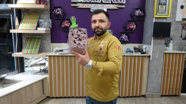 Kilis'in 'horoz karası' üzümü dondurmaya dönüştü