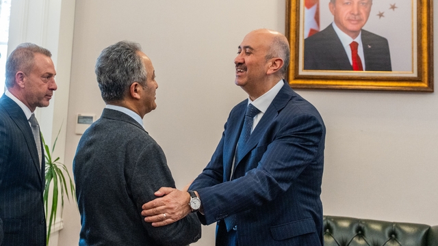 DAİMFED heyeti, Bakan Yardımcısı Cangir ile sektör sorunlarını görüştü
11 ildeki inşaat süreçleri ve sektörün yaşadığı aksaklıklar ele alındı