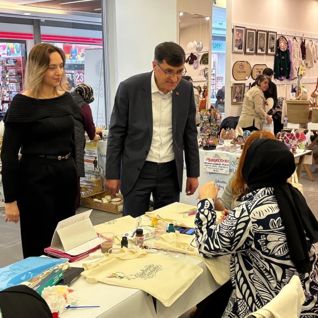 Kütahya'da yöresel ürünler ve el sanatları tanıtıldı