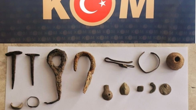 Burdur'da 27 adet tarihi eser ve 79 adet sikke ele geçirildi