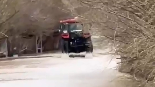 Baraj kapakları açılınca Kızılırmak taştı, köyü su bastı