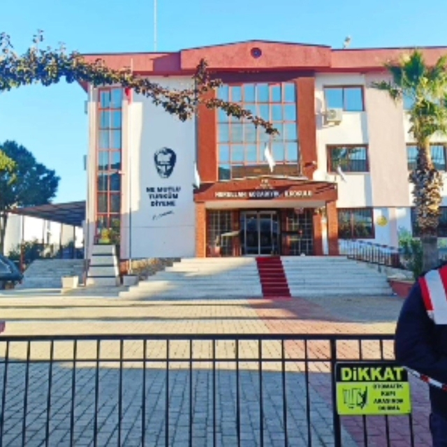 Jandarma okul önlerindeki güvenlik tedbirlerini artırdı