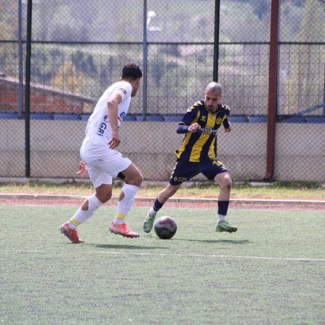 Söğütspor kendi evinde fırsatı tepti