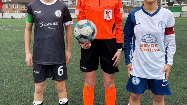 Körfez'in kız futbol takımlarından çifte galibiyet