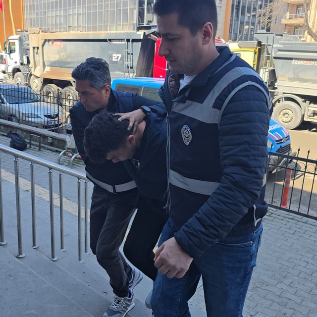 Okullarda eylem yapacağı iddiasıyla gözaltına alınan şüpheli adliyeye sevk...