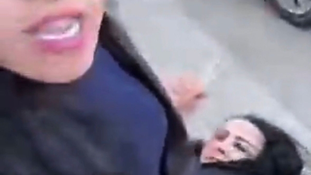 Sokakta tartıştığı kadını, canlı yayında bıçakla kulağından yaraladı