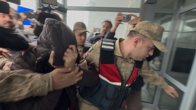 Gülistan Doku soruşturmasında gözaltına alınan eski başhekim adliyeye sevk edildi
