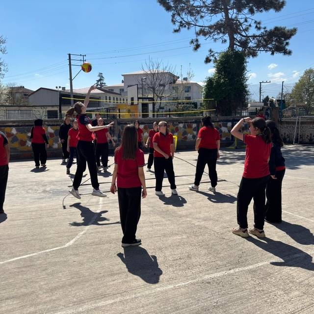 Spor branşlarını deneyimleyerek tanıyorlar
'Hareket okulumda' projesi tüm h...