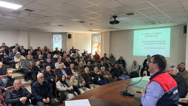 Akçakoca'da üreticilere bitki koruma ve b-reçete eğitimi