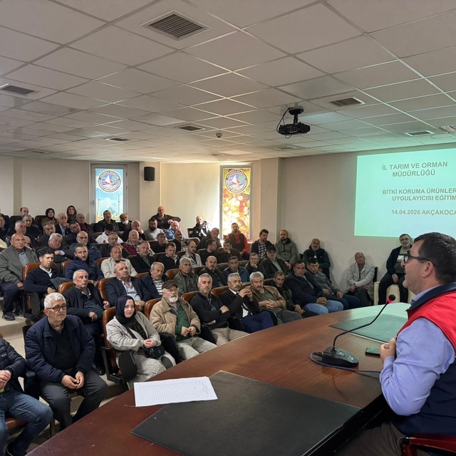 Akçakoca'da üreticilere bitki koruma ve b-reçete eğitimi