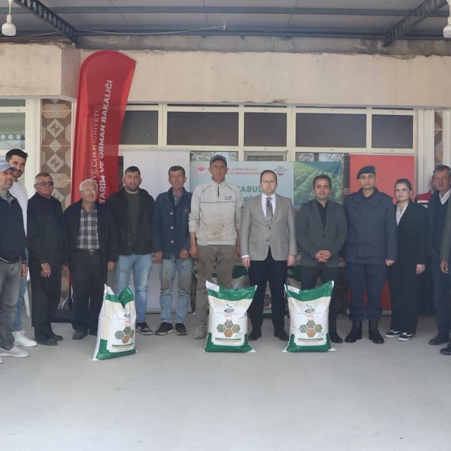 Edirne'de üreticilere kuru fasulye tohumu dağıtıldı