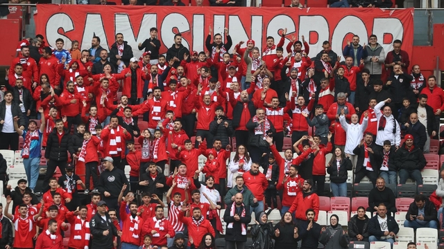 Samsunspor taraftar gruplarından açıklama
"Açığa alınan polislerimize ve ailelerine karşı duyduğumuz mahcubiyetin tarifi yok