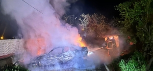 Keşan'da park halindeki otomobilde çıkan yangın söndürüldü